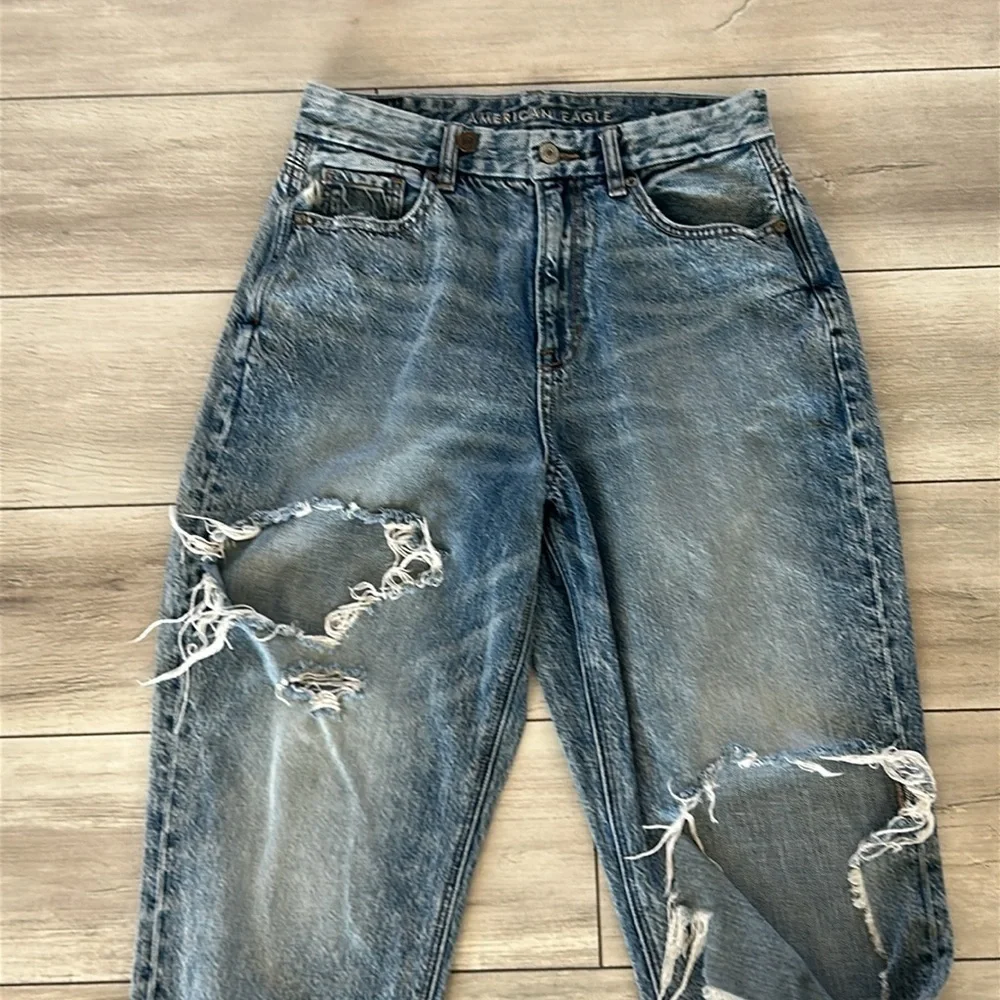 American Eagle Curvy MOM jeans size 4